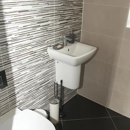 Maison d'hôtes Spacious King Size Detached House Free Wifi Free Parking