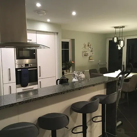 Spacious King Size Detached House Free Wifi Free Parking Sheffield