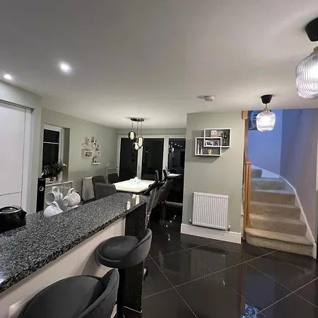 Spacious King Size Detached House Free Wifi Free Parking Sheffield